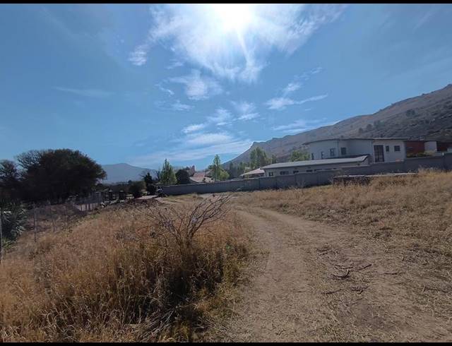 LAND FOR SALE IN BALMORAL